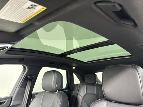 Certified 2025 Porsche Macan image 42