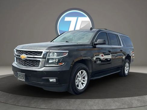 Used 2018 Chevrolet Suburban LT image 17