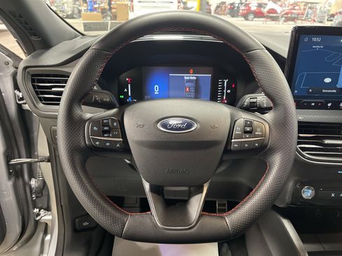 Used 2024 Ford Escape ST-Line w/ Tech Pack #1 image 17