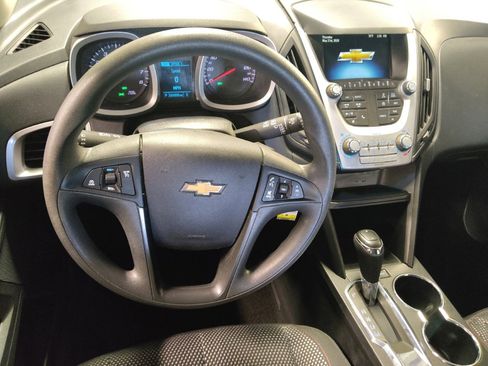 Used 2017 Chevrolet Equinox LS FWD image 22