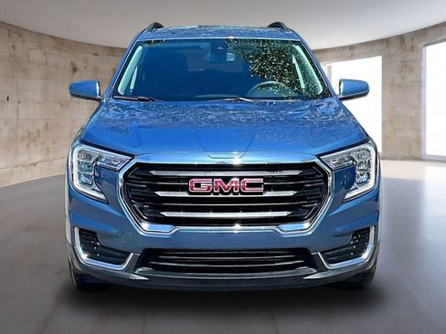 Used 2024 GMC Terrain SLE w/ Driver Convenience Package AWD/4WD image 4