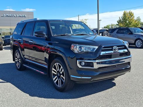 Used 2023 Toyota 4Runner Limited AWD/4WD image 7