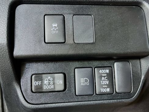 Used 2021 Toyota Tacoma TRD Sport AWD/4WD image 13