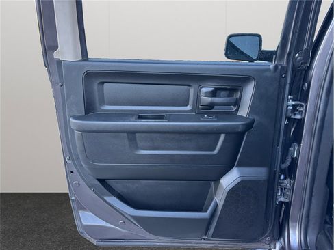 Used 2019 RAM 1500 4x4 Crew Cab Tradesman image 30