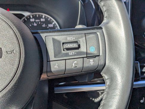 Certified 2022 Nissan Pathfinder SV w/ SV Black Package image 13