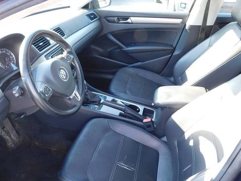 Used 2014 Volkswagen Passat TDI SE FWD image 37