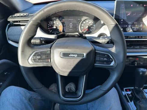 Used 2024 Jeep Compass Latitude image 27