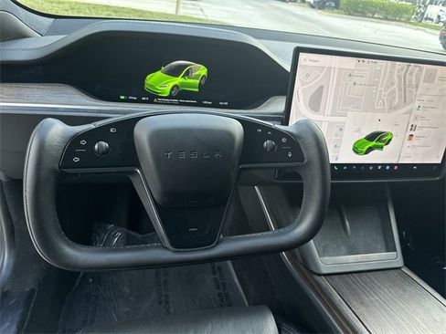 Used 2022 Tesla Model S image 11