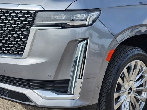 Used 2021 Cadillac Escalade Premium Luxury image 8