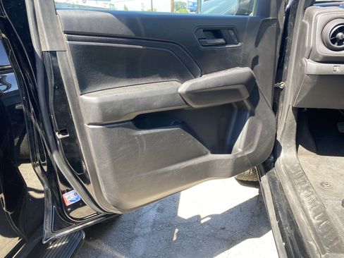 Used 2024 Chevrolet Colorado W/T RWD image 15