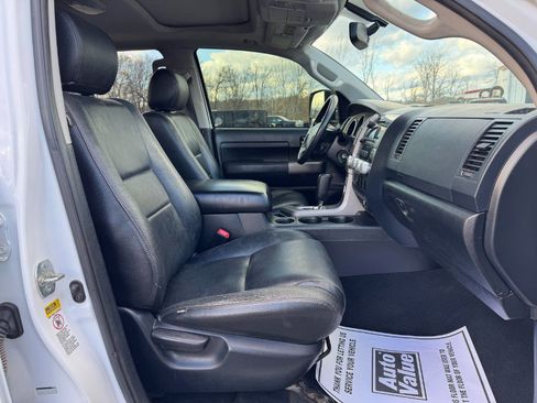 Used 2012 Toyota Tundra 4x4 CrewMax image 19