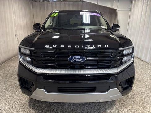 Used 2025 Ford Expedition Platinum AWD/4WD image 8