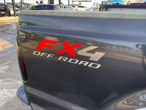 Used 2005 Ford F250 Lariat image 11