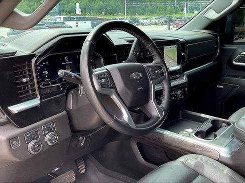 Used 2024 Chevrolet Silverado 3500 LTZ w/ LTZ Plus Package AWD/4WD image 23