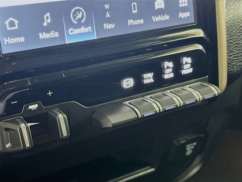 Used 2024 RAM 2500 Laramie image 25