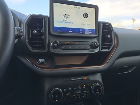 Used 2024 Ford Bronco Sport Outer Banks image 16