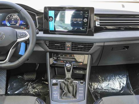 New 2026 Volkswagen Jetta SE FWD image 15