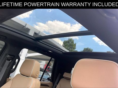 Used 2023 Chevrolet Tahoe Premier AWD/4WD image 23
