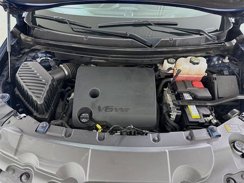 Used 2023 Chevrolet Traverse LT image 30