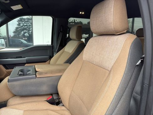 Used 2023 Ford F150 XLT image 2