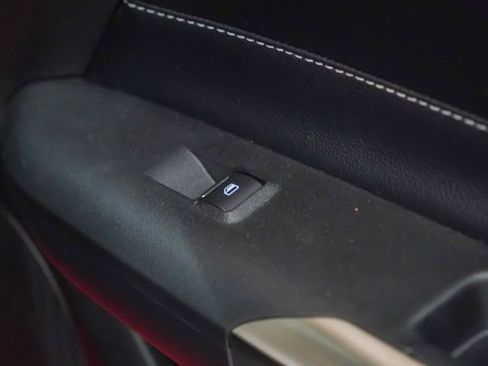 Used 2021 Ford Mustang Shelby GT500 w/ Technology Package image 16