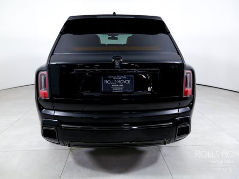 Used 2026 Rolls-Royce Cullinan Black Badge AWD/4WD image 9