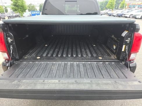 Used 2019 Toyota Tacoma TRD Off-Road AWD/4WD image 8