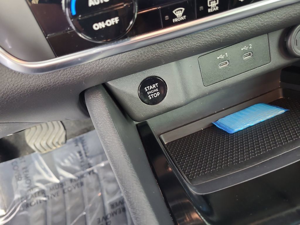 Used 2025 Nissan Rogue SV FWD image 14
