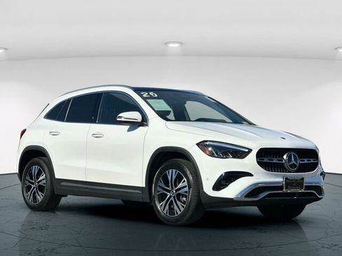 Used 2025 Mercedes-Benz GLA 250 4MATIC image 9