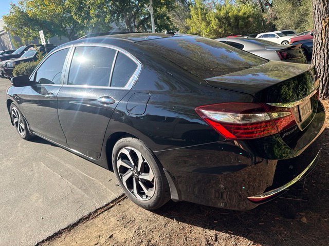Used 2017 Honda Accord EX-L image 2