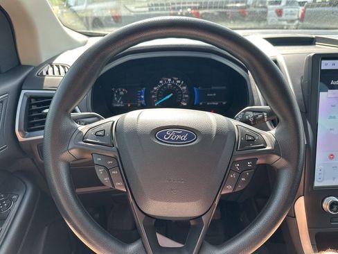 Certified 2024 Ford Edge SE w/ Black Appearance Package AWD/4WD image 17