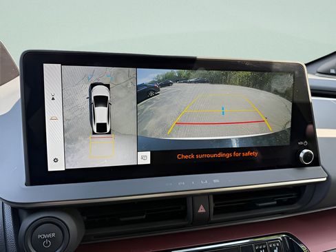 Used 2024 Toyota Prius Prime Premium w/ Advanced Technology Package FWD image 11