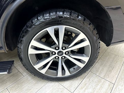 Used 2020 Ford Expedition Platinum image 40