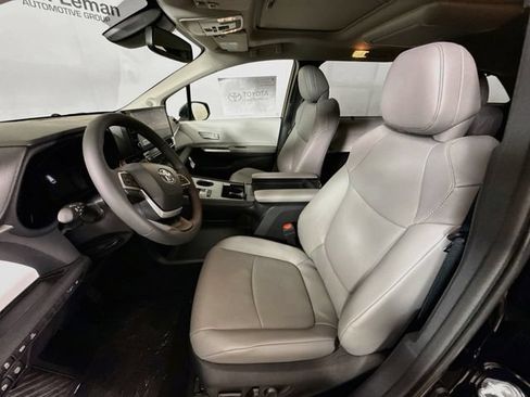 New 2026 Toyota Sienna XLE AWD/4WD image 21