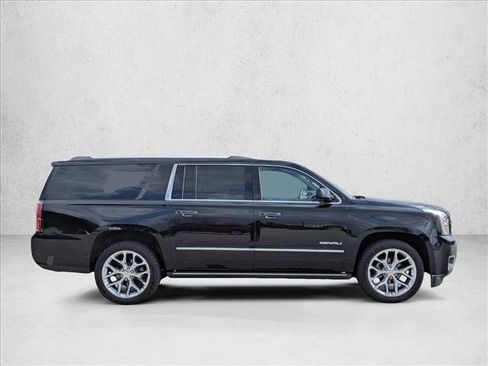Used 2017 GMC Yukon XL Denali w/ Open Road Package image 4