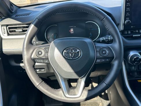 Used 2022 Toyota RAV4 XSE image 19