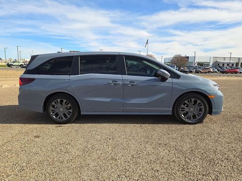 Used 2025 Honda Odyssey Touring image 6