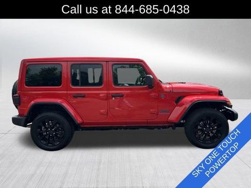 Used 2025 Jeep Wrangler Unlimited Sahara w/ Safety Group AWD/4WD image 4