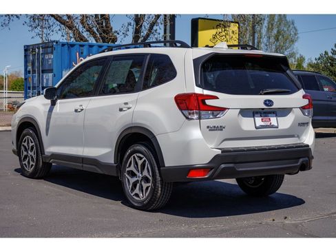 Certified 2022 Subaru Forester Premium AWD/4WD image 5