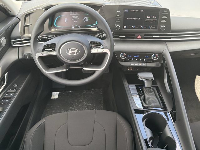 New 2026 Hyundai Elantra Hybrid FWD image 24