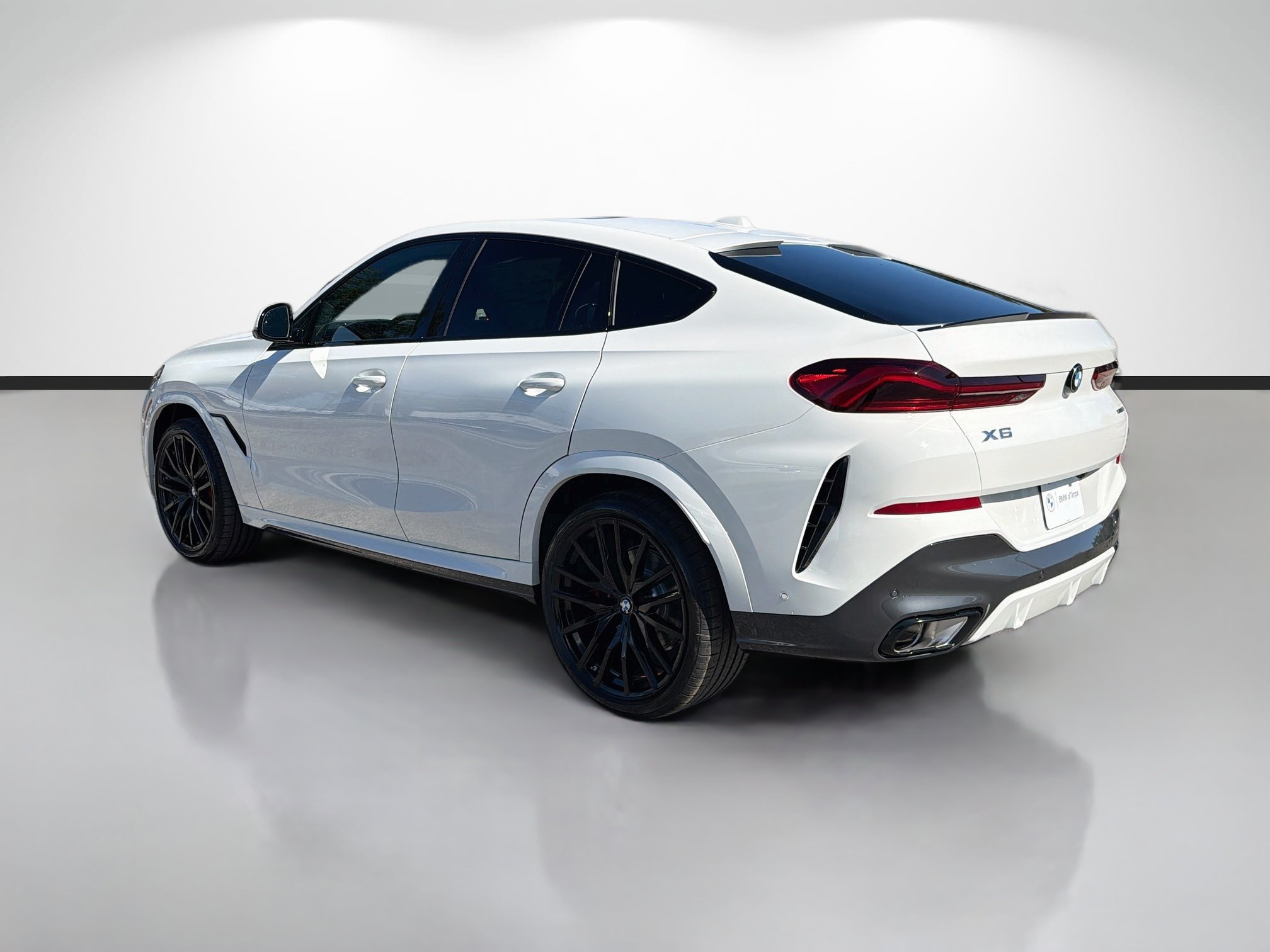 New 2027 BMW X6 xDrive40i w/ Executive Package AWD/4WD image 5