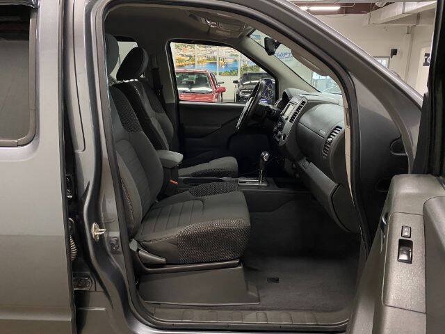 Used 2019 Nissan Frontier PRO-4X AWD/4WD image 16