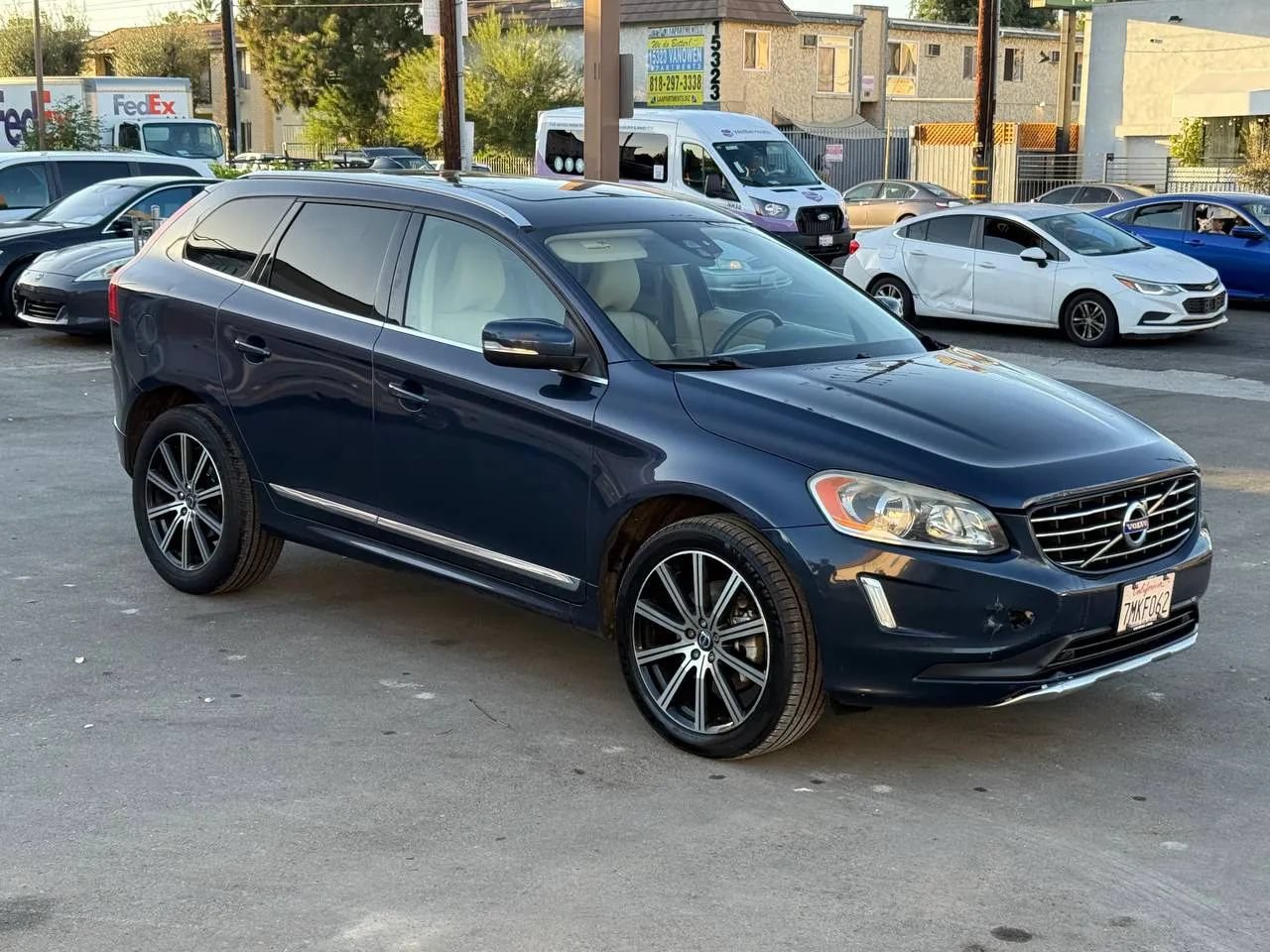 Used 2015 Volvo XC60 T5 AWD/4WD image 2