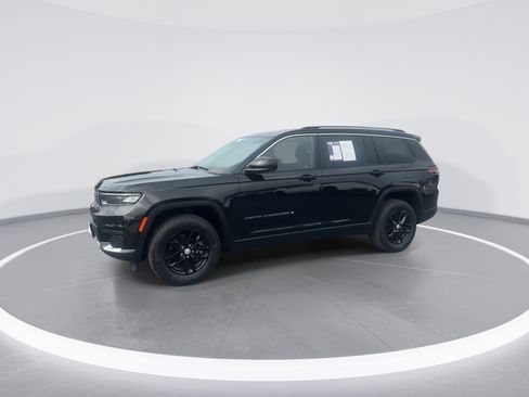 Used 2021 Jeep Grand Cherokee L Laredo w/ Luxury Tech Group I image 5