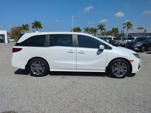 Used 2025 Honda Odyssey Touring image 4