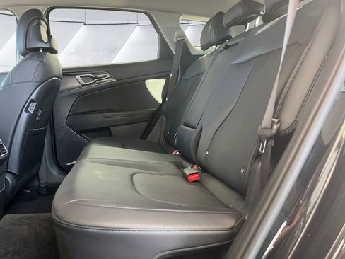 Used 2025 Kia Sportage EX image 18