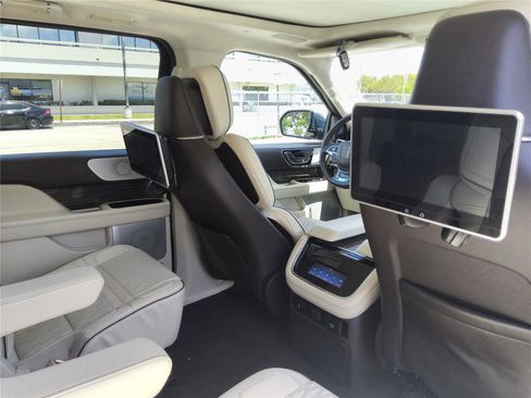 Used 2023 Lincoln Navigator Black Label image 31