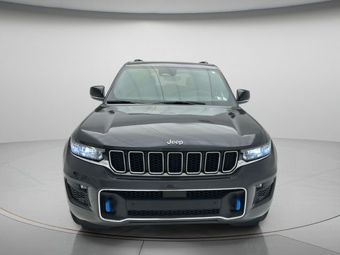 Used 2023 Jeep Grand Cherokee Overland AWD/4WD image 2