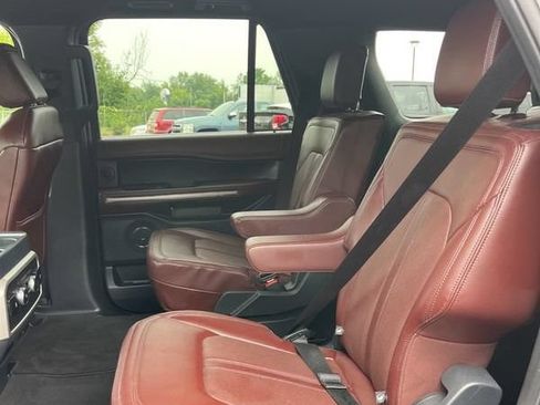Used 2023 Ford Expedition Limited AWD/4WD image 6