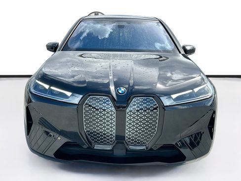 Used 2024 BMW iX xDrive50 w/ Sport Package AWD/4WD image 2